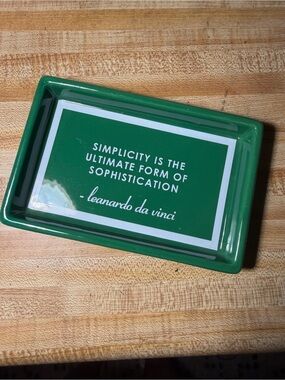 Green Small Tray 4x6” SIMPLICITY IS THE ULTIMATE FORM OF SOPHISTICATION